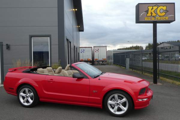 2006 Ford Mustang GT Cab / Såld!